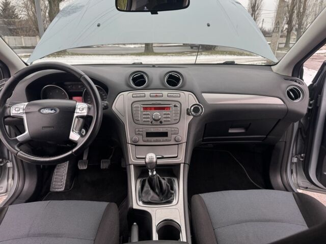 Серый Форд Мондео, объемом двигателя 0 л и пробегом 301 тыс. км за 3100 $, фото 10 на Automoto.ua