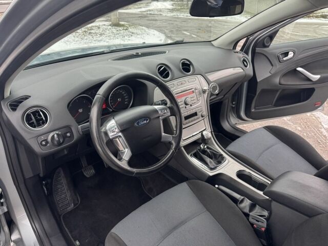 Серый Форд Мондео, объемом двигателя 0 л и пробегом 301 тыс. км за 3100 $, фото 9 на Automoto.ua