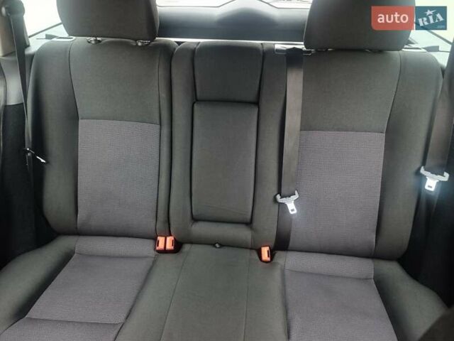 Сірий Форд Мондео, об'ємом двигуна 2.2 л та пробігом 288 тис. км за 4100 $, фото 35 на Automoto.ua