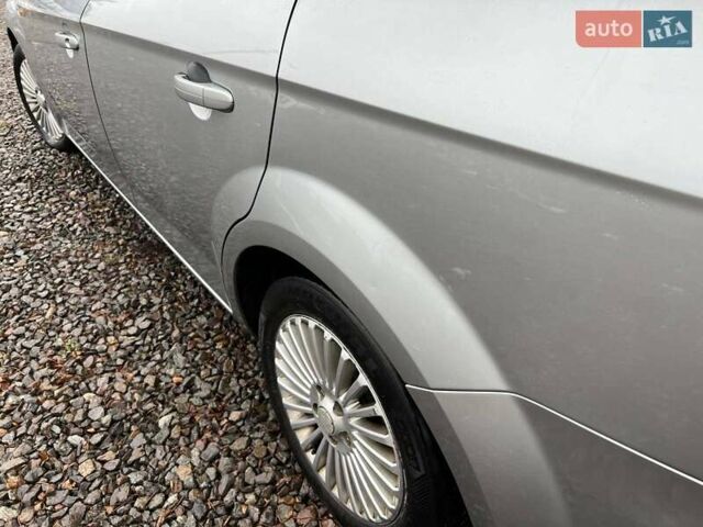 Сірий Форд Мондео, об'ємом двигуна 1.8 л та пробігом 298 тис. км за 4550 $, фото 11 на Automoto.ua