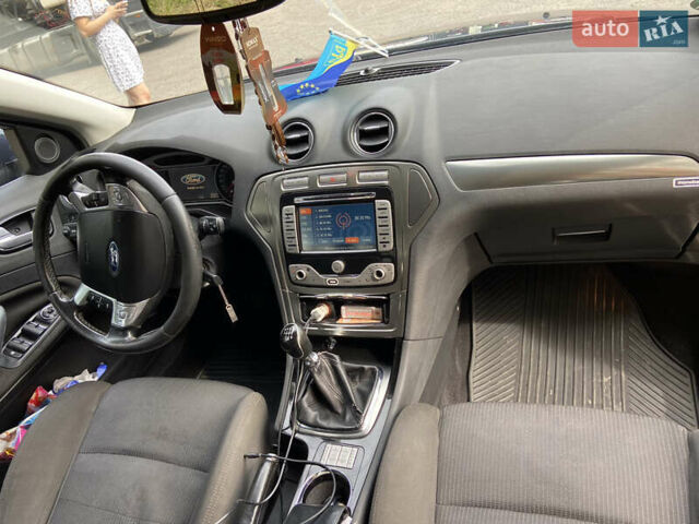 Серый Форд Мондео, объемом двигателя 2 л и пробегом 320 тыс. км за 6000 $, фото 8 на Automoto.ua