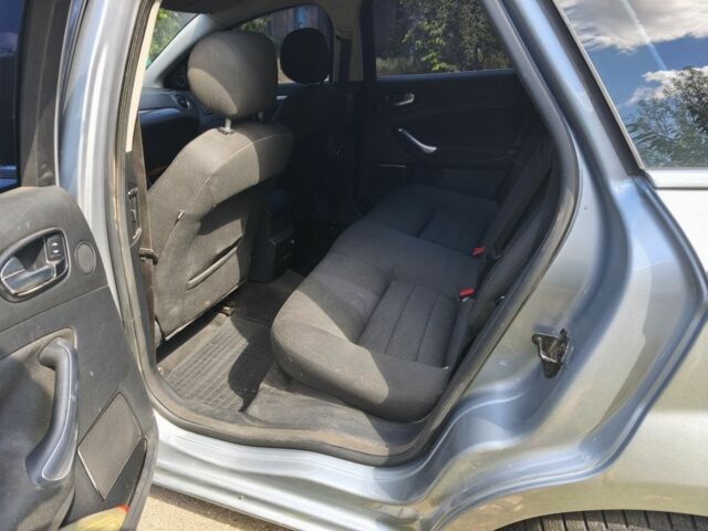 Серый Форд Мондео, объемом двигателя 2 л и пробегом 363 тыс. км за 5500 $, фото 8 на Automoto.ua