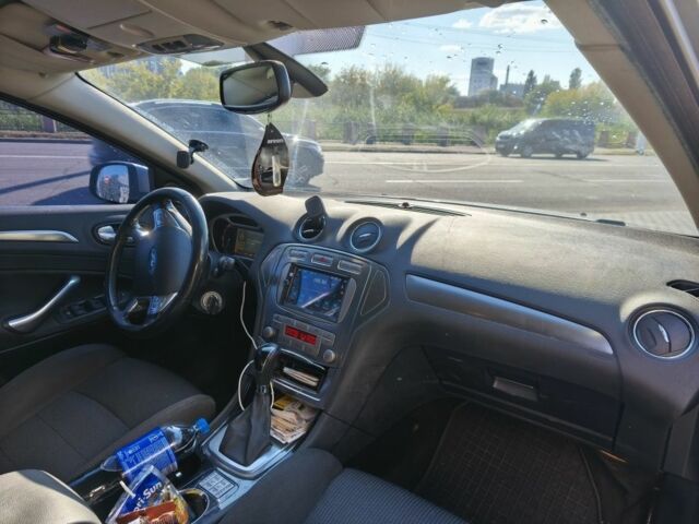 Серый Форд Мондео, объемом двигателя 2 л и пробегом 363 тыс. км за 5500 $, фото 4 на Automoto.ua