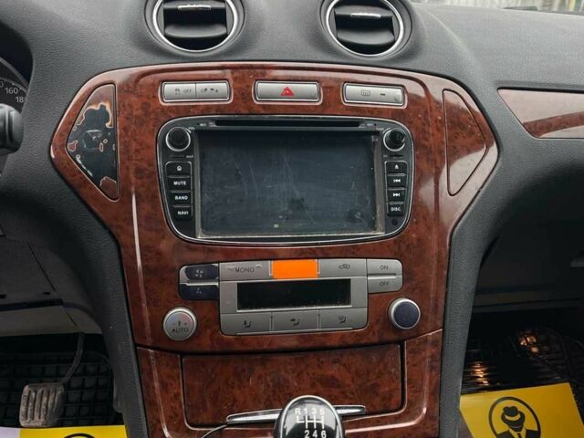 Серый Форд Мондео, объемом двигателя 1.8 л и пробегом 200 тыс. км за 6000 $, фото 12 на Automoto.ua