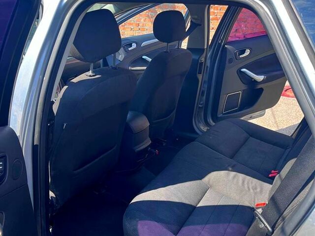 Серый Форд Мондео, объемом двигателя 1.8 л и пробегом 290 тыс. км за 5150 $, фото 6 на Automoto.ua