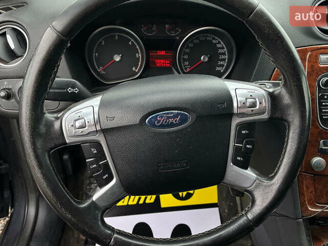 Серый Форд Мондео, объемом двигателя 1.75 л и пробегом 200 тыс. км за 6000 $, фото 11 на Automoto.ua