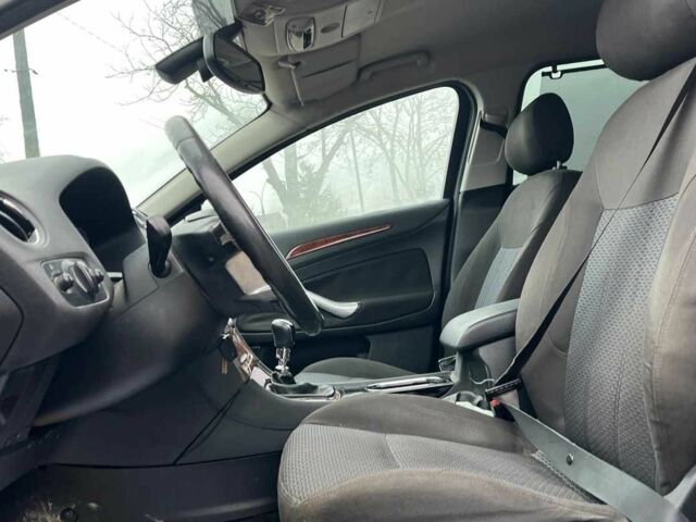 Серый Форд Мондео, объемом двигателя 1.8 л и пробегом 200 тыс. км за 6000 $, фото 9 на Automoto.ua