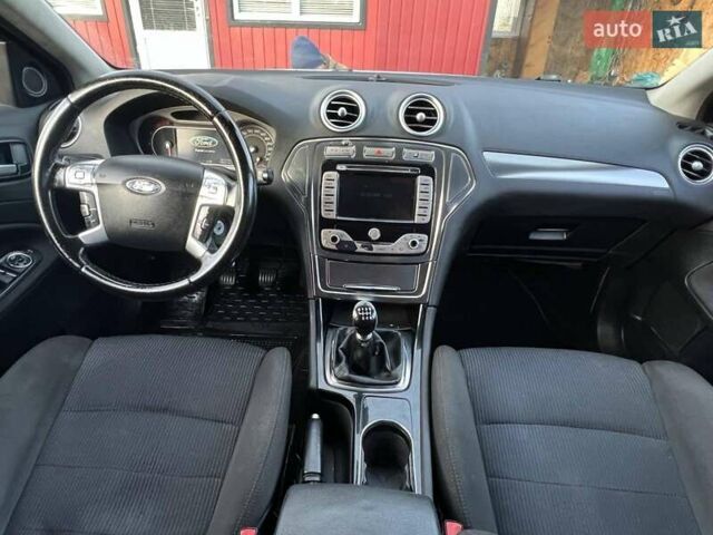 Сірий Форд Мондео, об'ємом двигуна 1.8 л та пробігом 298 тис. км за 4550 $, фото 16 на Automoto.ua