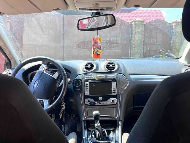 Серый Форд Мондео, объемом двигателя 1.8 л и пробегом 290 тыс. км за 5150 $, фото 7 на Automoto.ua