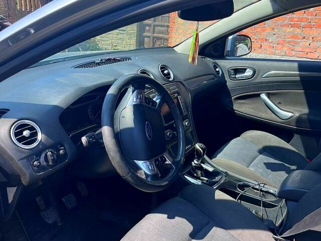 Серый Форд Мондео, объемом двигателя 1.8 л и пробегом 290 тыс. км за 5150 $, фото 4 на Automoto.ua