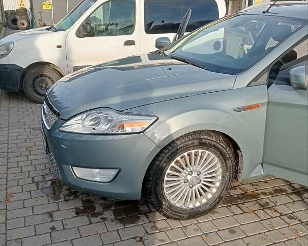 Сірий Форд Мондео, об'ємом двигуна 1.8 л та пробігом 300 тис. км за 5600 $, фото 10 на Automoto.ua