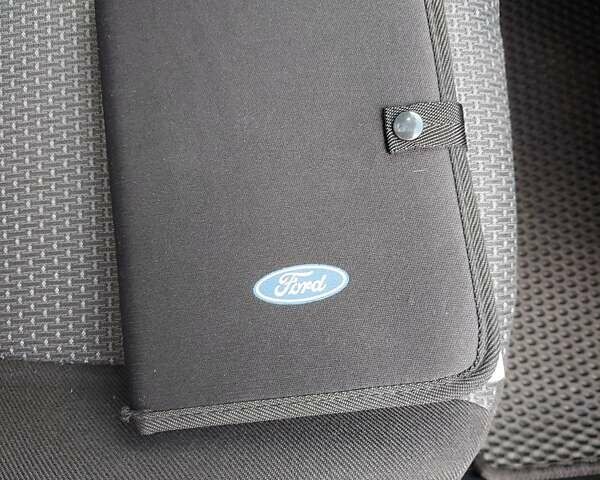 Серый Форд Мондео, объемом двигателя 1.6 л и пробегом 289 тыс. км за 7100 $, фото 14 на Automoto.ua