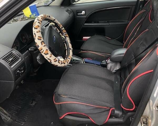 Серый Форд Мондео, объемом двигателя 2 л и пробегом 511 тыс. км за 5200 $, фото 5 на Automoto.ua