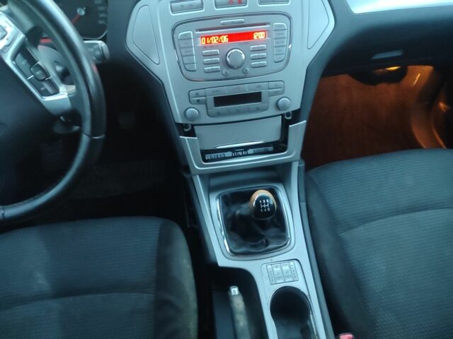 Серый Форд Мондео, объемом двигателя 1.8 л и пробегом 433 тыс. км за 2500 $, фото 14 на Automoto.ua