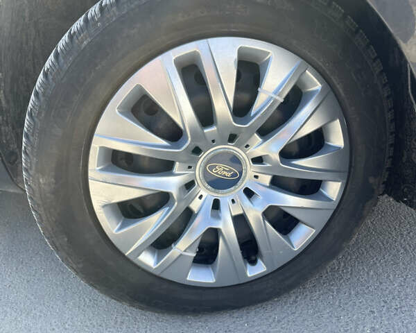 Серый Форд Мондео, объемом двигателя 2 л и пробегом 296 тыс. км за 6500 $, фото 11 на Automoto.ua