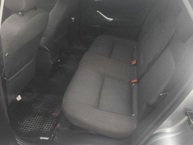 Серый Форд Мондео, объемом двигателя 2 л и пробегом 311 тыс. км за 4500 $, фото 3 на Automoto.ua