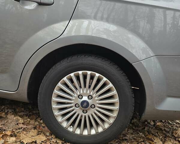 Серый Форд Мондео, объемом двигателя 2 л и пробегом 270 тыс. км за 7500 $, фото 6 на Automoto.ua