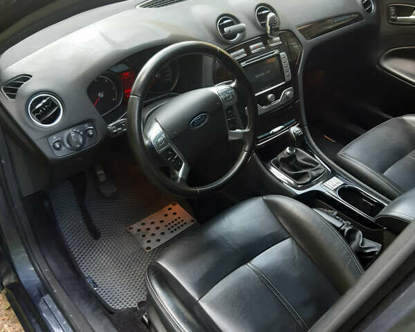 Сірий Форд Мондео, об'ємом двигуна 2 л та пробігом 290 тис. км за 7800 $, фото 10 на Automoto.ua