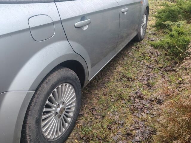 Серый Форд Мондео, объемом двигателя 1.8 л и пробегом 300 тыс. км за 5300 $, фото 3 на Automoto.ua