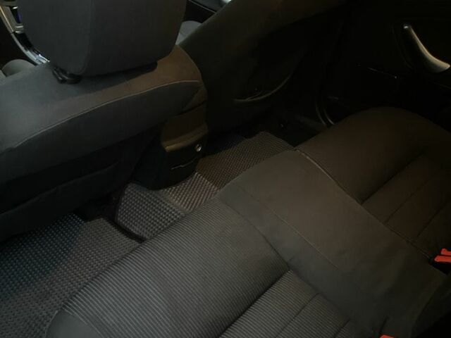 Сірий Форд Мондео, об'ємом двигуна 2 л та пробігом 270 тис. км за 6400 $, фото 21 на Automoto.ua