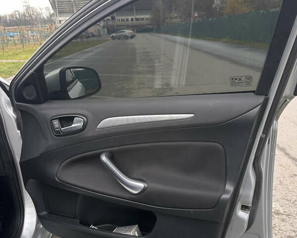 Серый Форд Мондео, объемом двигателя 2 л и пробегом 240 тыс. км за 6600 $, фото 27 на Automoto.ua