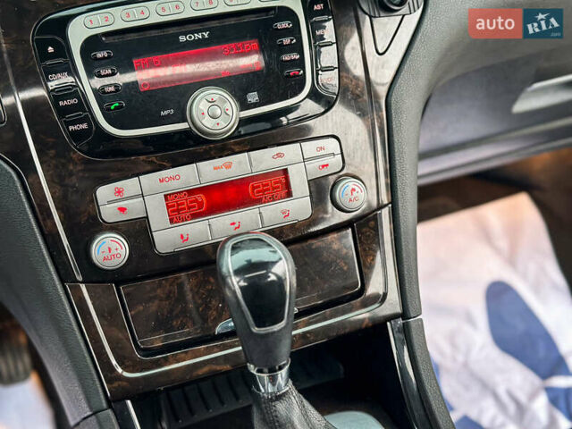 Серый Форд Мондео, объемом двигателя 2.3 л и пробегом 224 тыс. км за 5777 $, фото 15 на Automoto.ua