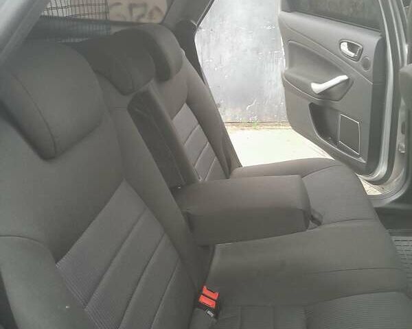 Серый Форд Мондео, объемом двигателя 2 л и пробегом 235 тыс. км за 5800 $, фото 8 на Automoto.ua