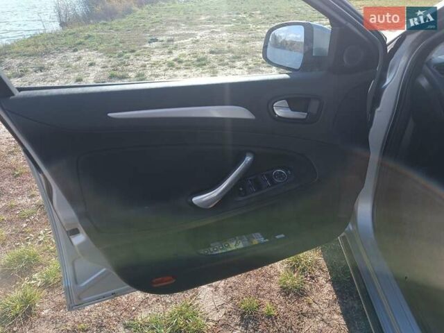 Сірий Форд Мондео, об'ємом двигуна 2 л та пробігом 347 тис. км за 6800 $, фото 11 на Automoto.ua