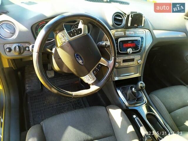 Серый Форд Мондео, объемом двигателя 2 л и пробегом 253 тыс. км за 8500 $, фото 21 на Automoto.ua