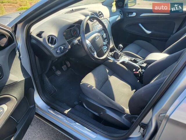 Серый Форд Мондео, объемом двигателя 2 л и пробегом 315 тыс. км за 6700 $, фото 7 на Automoto.ua