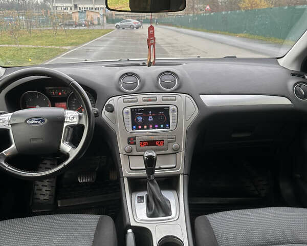 Серый Форд Мондео, объемом двигателя 2 л и пробегом 240 тыс. км за 6600 $, фото 32 на Automoto.ua