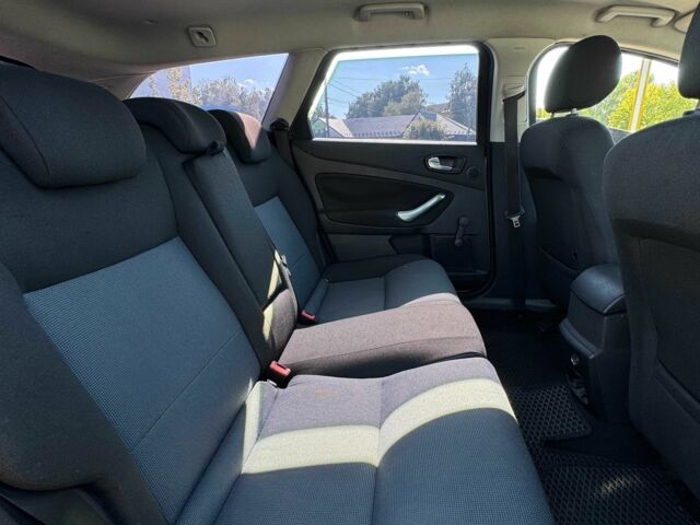 Серый Форд Мондео, объемом двигателя 2 л и пробегом 248 тыс. км за 5850 $, фото 8 на Automoto.ua