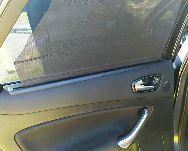 Серый Форд Мондео, объемом двигателя 2 л и пробегом 253 тыс. км за 8500 $, фото 12 на Automoto.ua