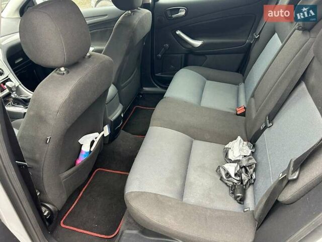 Серый Форд Мондео, объемом двигателя 2 л и пробегом 215 тыс. км за 6500 $, фото 5 на Automoto.ua