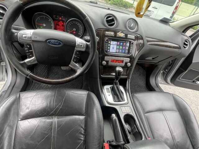 Серый Форд Мондео, объемом двигателя 2 л и пробегом 260 тыс. км за 7300 $, фото 4 на Automoto.ua