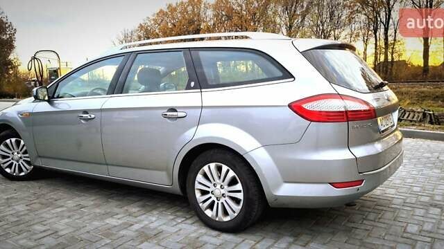 Форд Мондео 2008 в Старая Выжевка на Automoto.ua Серый Форд Мондео, объемом двигателя 2 л и пробегом 299 тыс. км за 6000 $, фото 6 на Automoto.ua