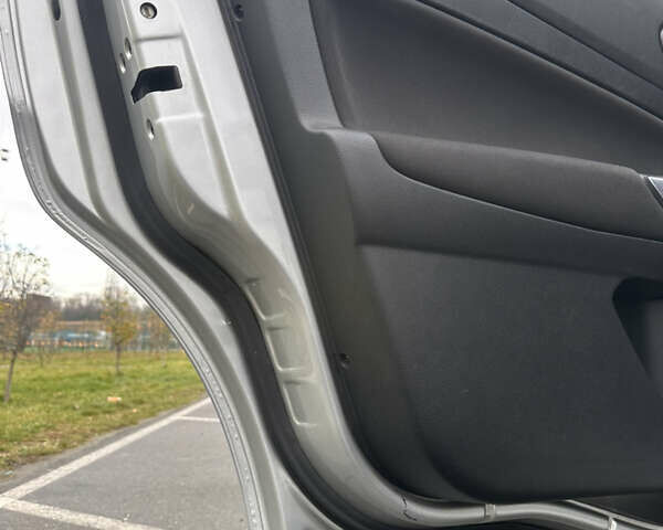 Серый Форд Мондео, объемом двигателя 2 л и пробегом 240 тыс. км за 6600 $, фото 20 на Automoto.ua