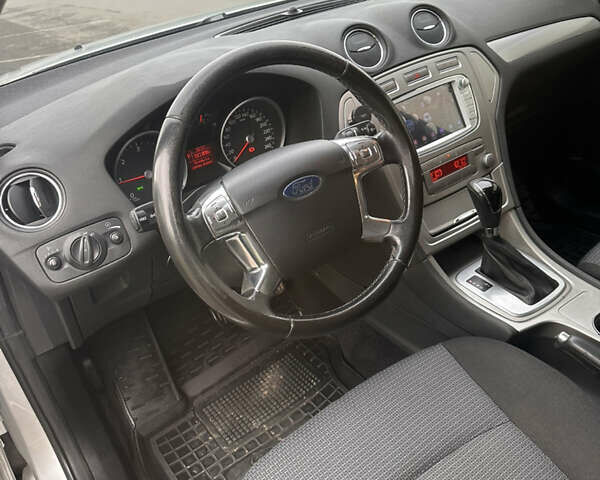 Серый Форд Мондео, объемом двигателя 2 л и пробегом 240 тыс. км за 6600 $, фото 29 на Automoto.ua