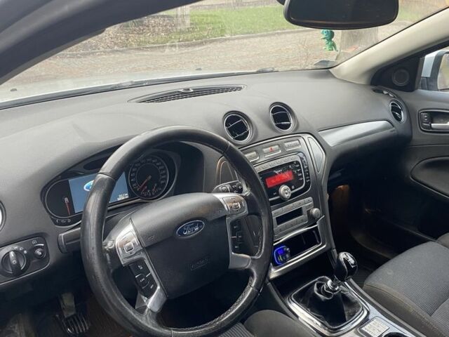 Сірий Форд Мондео, об'ємом двигуна 2.2 л та пробігом 111 тис. км за 3250 $, фото 7 на Automoto.ua