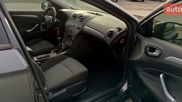 Сірий Форд Мондео, об'ємом двигуна 2 л та пробігом 237 тис. км за 5650 $, фото 15 на Automoto.ua