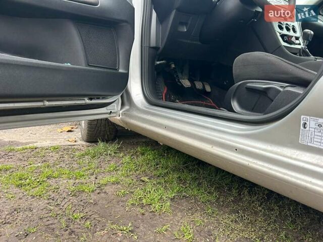 Серый Форд Мондео, объемом двигателя 2 л и пробегом 215 тыс. км за 6500 $, фото 6 на Automoto.ua