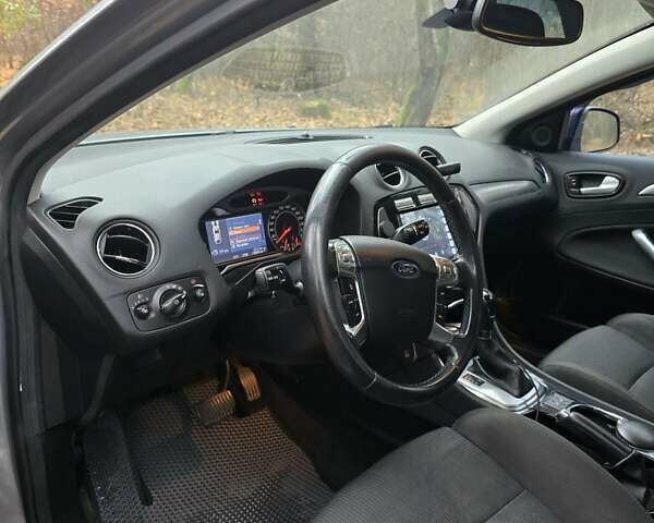 Серый Форд Мондео, объемом двигателя 2 л и пробегом 270 тыс. км за 7500 $, фото 10 на Automoto.ua