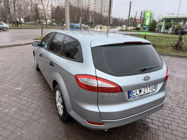 Сірий Форд Мондео, об'ємом двигуна 1.8 л та пробігом 300 тис. км за 2800 $, фото 9 на Automoto.ua