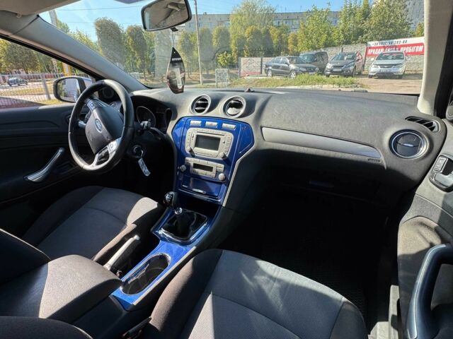 Серый Форд Мондео, объемом двигателя 2 л и пробегом 248 тыс. км за 5850 $, фото 9 на Automoto.ua