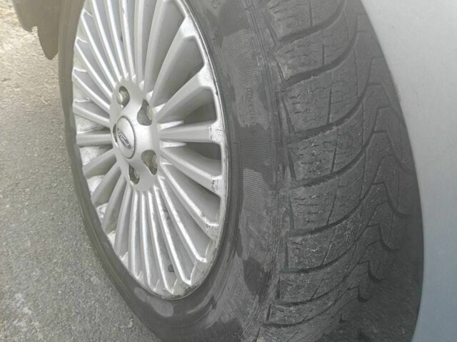 Серый Форд Мондео, объемом двигателя 1.8 л и пробегом 385 тыс. км за 5000 $, фото 8 на Automoto.ua