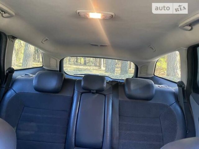 Серый Форд Мондео, объемом двигателя 2.18 л и пробегом 400 тыс. км за 4500 $, фото 12 на Automoto.ua