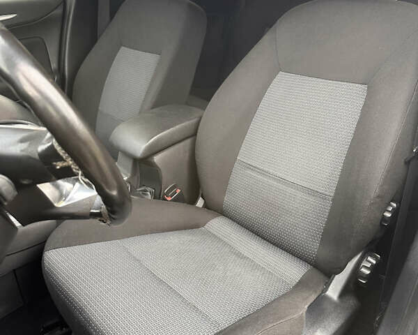 Серый Форд Мондео, объемом двигателя 2 л и пробегом 240 тыс. км за 6600 $, фото 33 на Automoto.ua