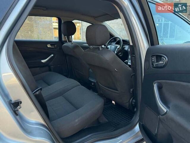 Серый Форд Мондео, объемом двигателя 1.8 л и пробегом 244 тыс. км за 6490 $, фото 34 на Automoto.ua