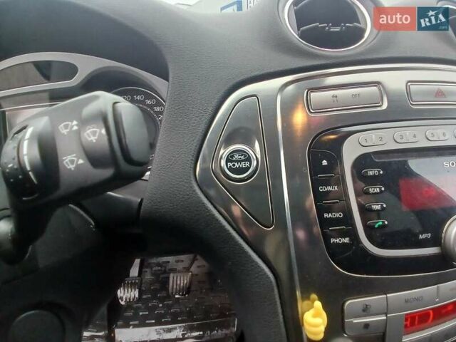 Сірий Форд Мондео, об'ємом двигуна 2 л та пробігом 218 тис. км за 4650 $, фото 10 на Automoto.ua