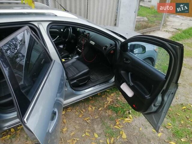 Сірий Форд Мондео, об'ємом двигуна 2 л та пробігом 330 тис. км за 5200 $, фото 4 на Automoto.ua